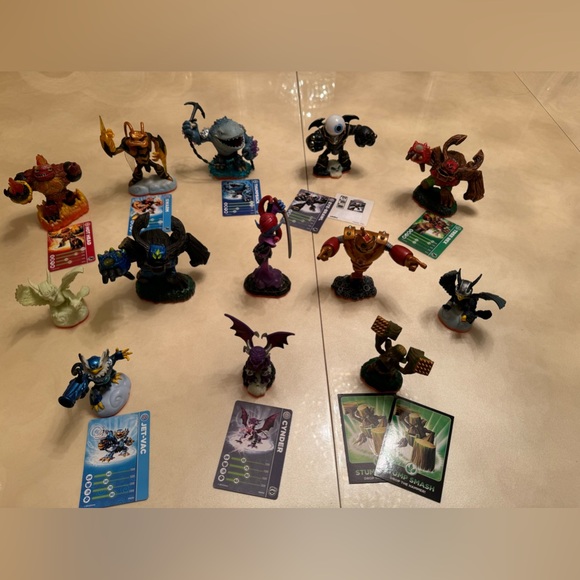 Skylander Giants Bundle - Picture 1 of 12